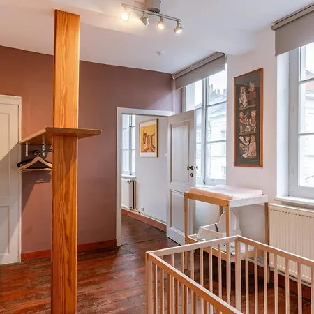 Huswell - Charming In The Heart Of Ghent